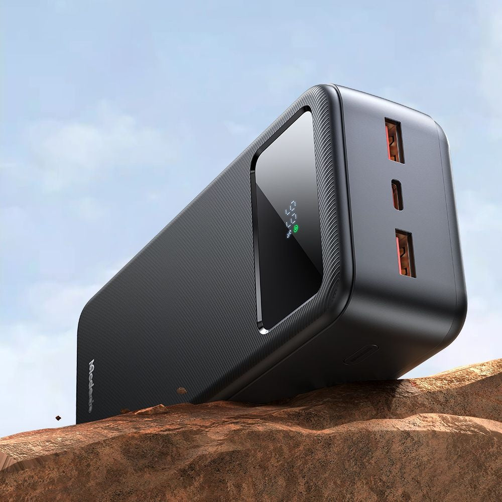 Външна батерия McDodo MC-4240, 30000mAh, 22.5W, QC + PD, 2 x USB-A - 1 x USB-C, Черна