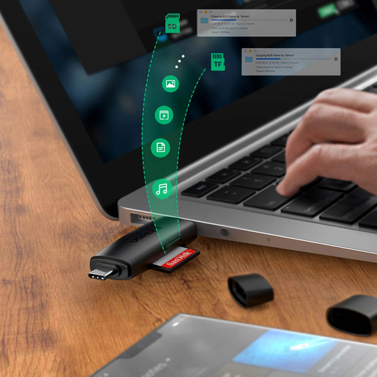 Четец на карти USB / USB-C UGREEN CM304, SD - microSD, черен