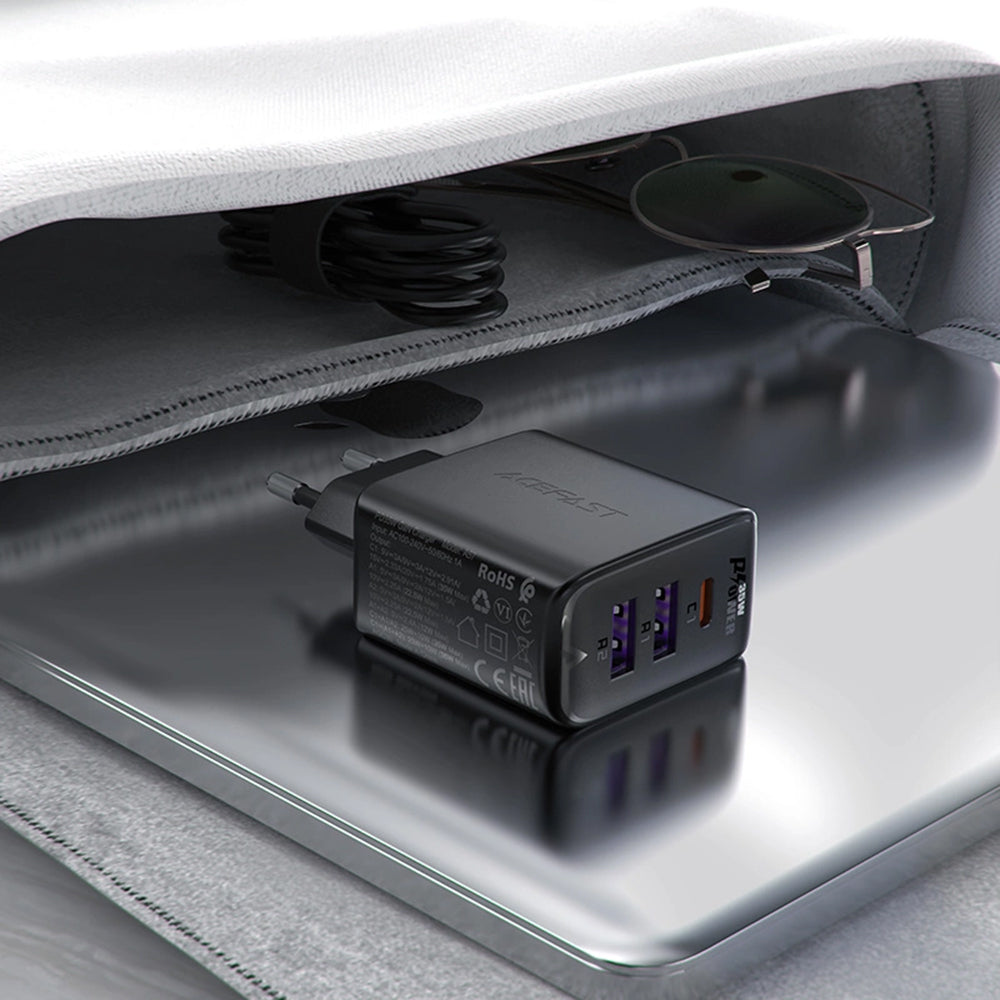 Зарядно за мрежа Acefast A57, 35W, 3A, 2 x USB-A - 1 x USB-C, Черно