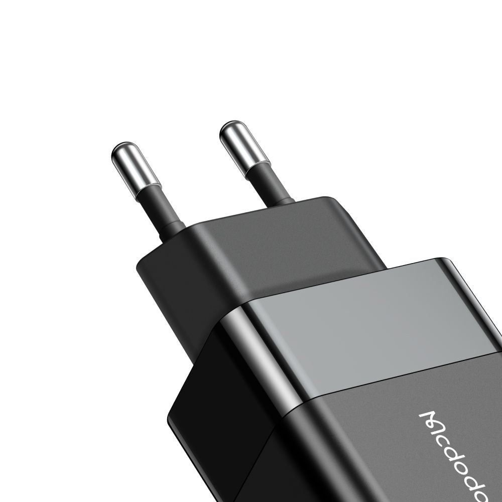Мрежово зарядно устройство McDodo CH-1951 Hydrogen, 20W, 3A, 1 x USB-A - 1 x USB-C, Черно