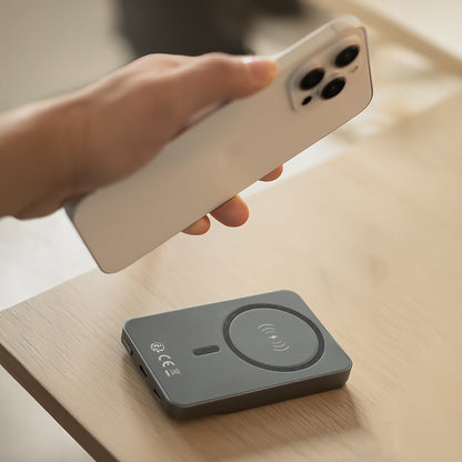 Forever MATB-200 Wireless External Battery, 5000mAh, 20W, PD + FQI, 1 x QI - 1 x USB-C, Black