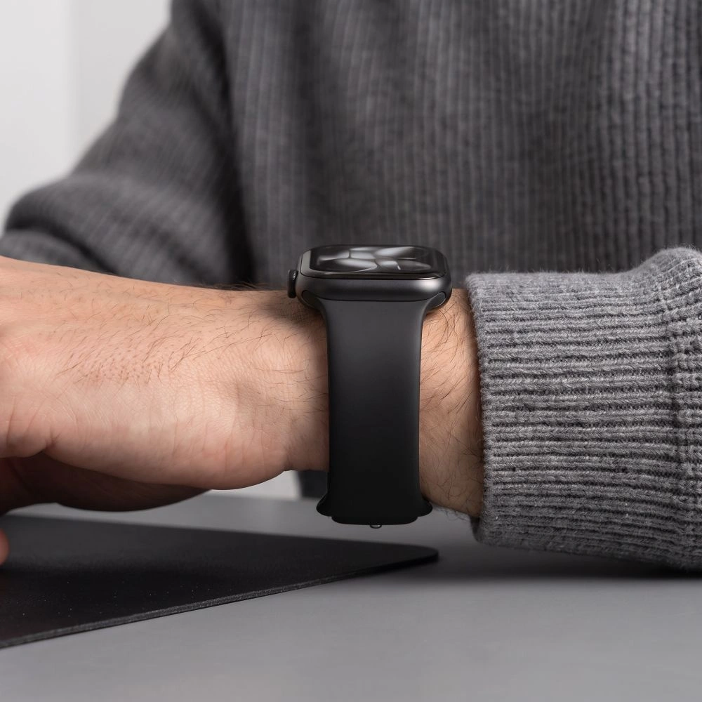 Каишка Tech-Protect Silicone за Apple Watch 49mm / 46mm / 45mm / 44mm Series, Черна