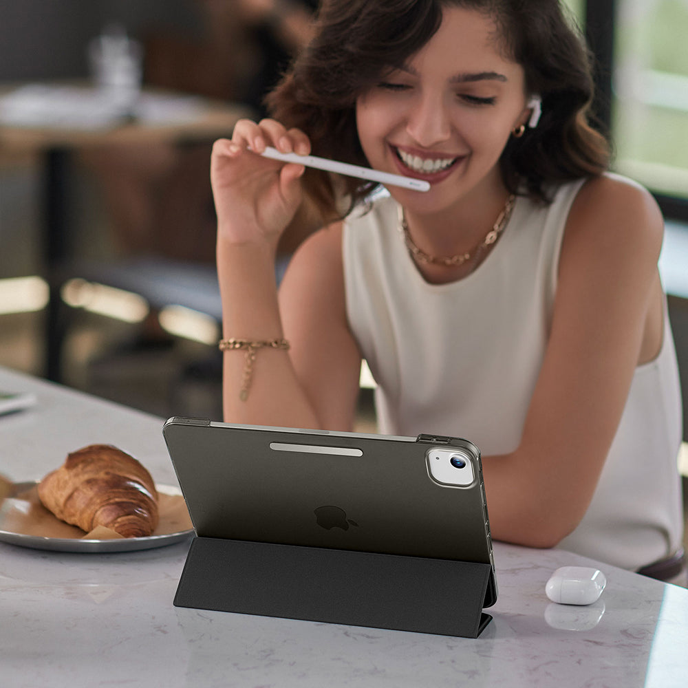 Калъф за Apple iPad Air 13 (2026) / Air 13 (2025) / Air 13 (2024), ESR, Ascend Trifold, Черен сатен