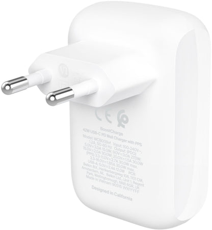 Зарядно устройство за мрежа Belkin BoostCharge Dual, 42W, 3A, 1 x USB-A - 1 x USB-C, бяло WCB009vfWH