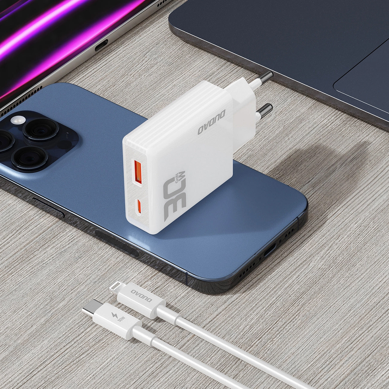 Мрежово зарядно устройство Dudao A30EUL с Lightning кабел, 30W, 3A, 1 x USB-A - 1 x USB-C, бяло 