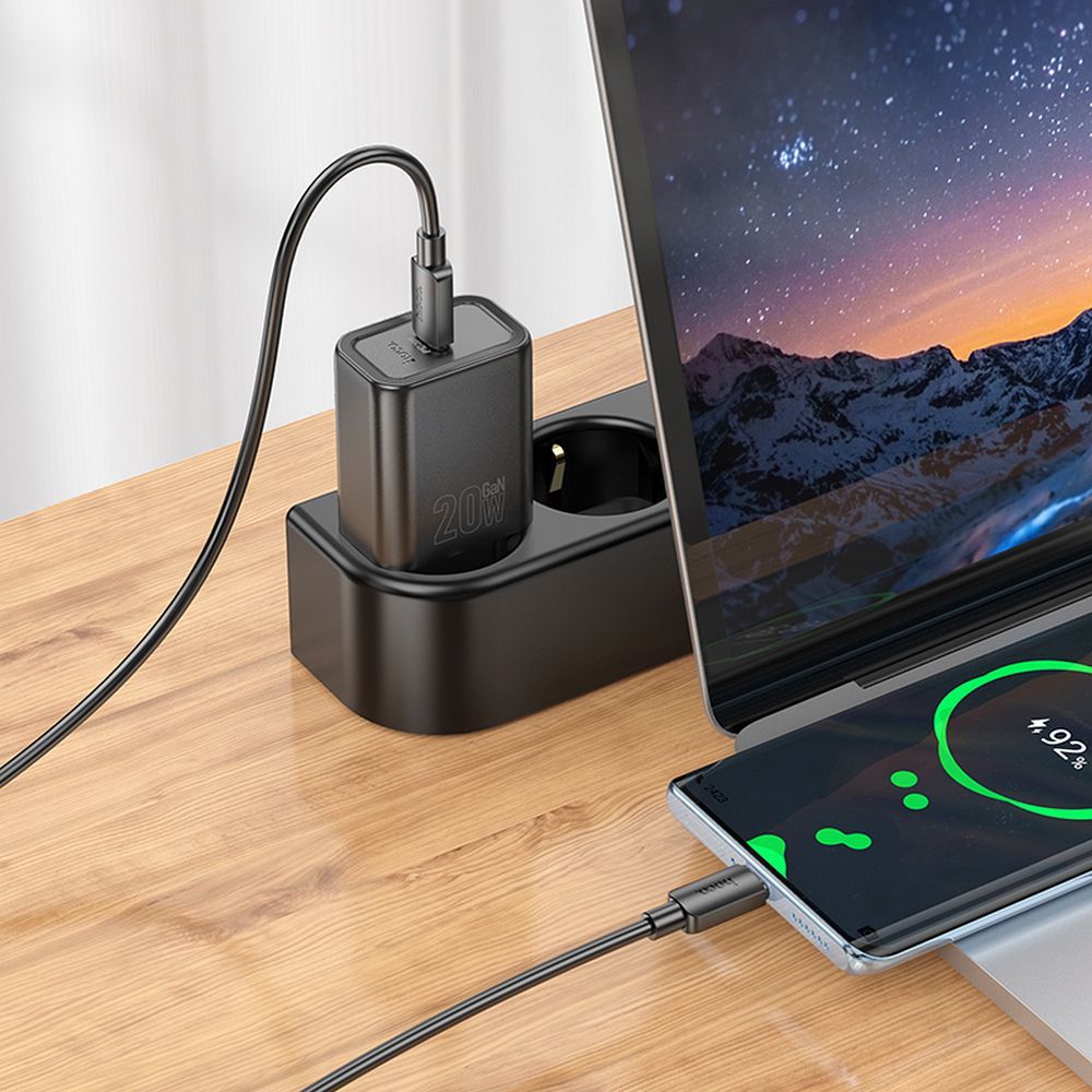 Мрежово зарядно устройство с USB-C кабел HOCO N60, 20W, 3A, 1 x USB-C, Черно