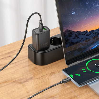 Мрежово зарядно устройство с кабел Lightning HOCO N61, 20W, 3A, 1 x USB-A - 1 x USB-C, Черно