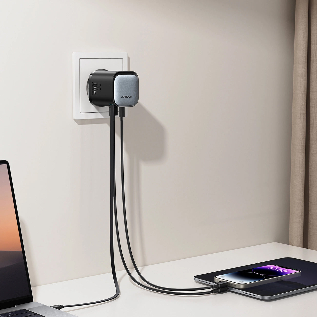 Joyroom JR-TCL02 USB-C кабелно мрежово зарядно устройство JR-TCL02, 65W, 3A, 1 x USB-A - 1 x USB-C, черно 