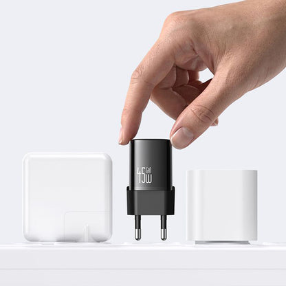 Зарядно устройство с мрежов кабел USB-C Mcdodo Nano CH-4433, 45W, 3A, 1 x USB-C, Черно