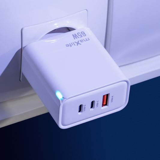 Зарядно за мрежа MaXlife MXTC-09-65ACC, 65W, 3.25A, 1 x USB-A - 2 x USB-C, Бяло