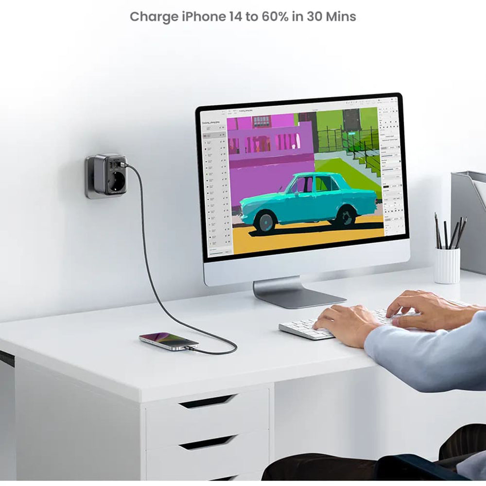 Зарядно за мрежа UGREEN 15289 US, 30W, 3A, 2 x USB-A - 1 x USB-C - 1 x Schuko, Черно