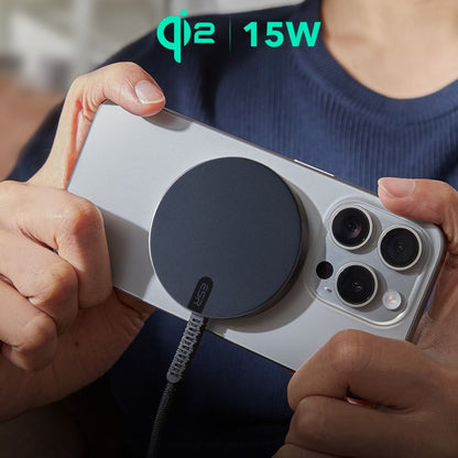 Безжично зарядно устройство за мрежа ESR HaloLock, 15W, 1.67A, Черно