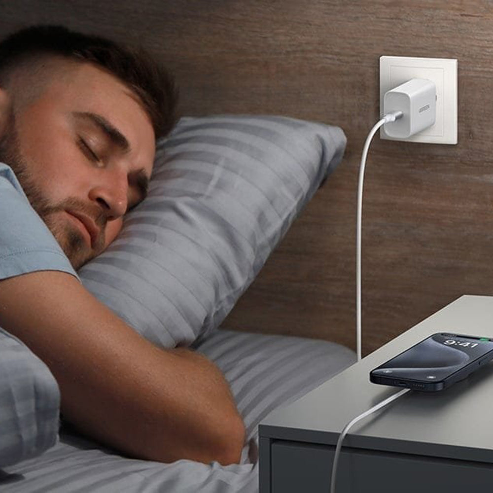 Безжично зарядно устройство за мрежа UGREEN W703, 15W, 1.67A, Бяло